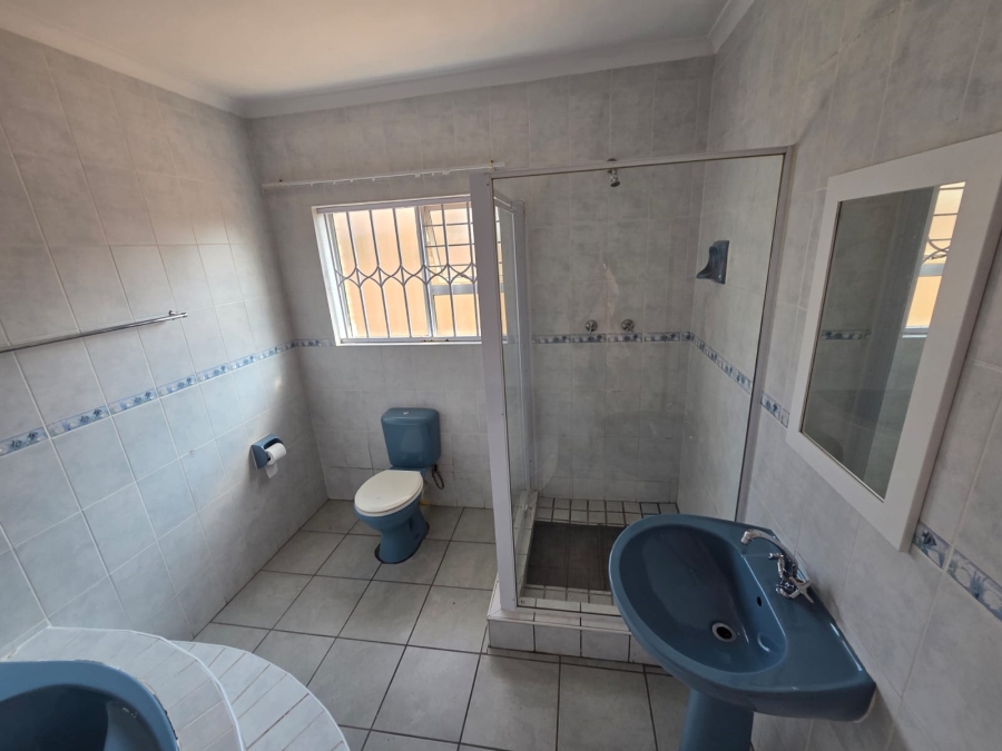 To Let 3 Bedroom Property for Rent in Summerstrand Eastern Cape